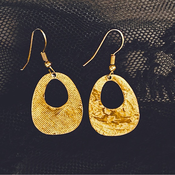 Vintage 70βs CloisonnΓ© Earrings - French Hook - 2 inches- Gorgeous Condition - Picture 3 of 3